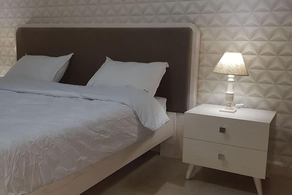 Cosy And Charming Close To Tunisia Mall Lac2 Apartment